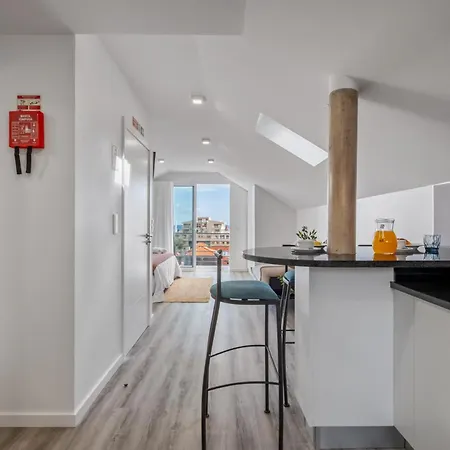 Brito's - Monthly & Digital Nomads Фуншал