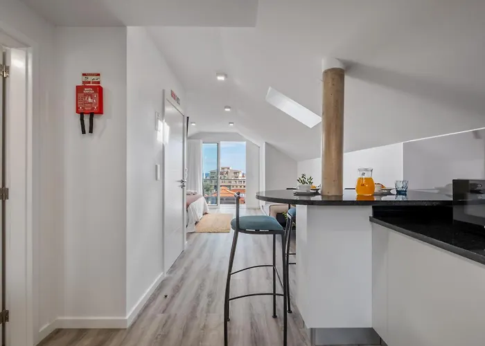 Brito's - Monthly & Digital Nomads Фуншал