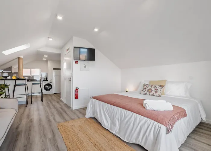 Brito's - Monthly & Digital Nomads