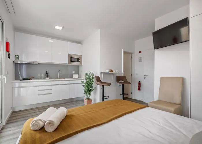 Brito's - Monthly & Digital Nomads Гостевой дом