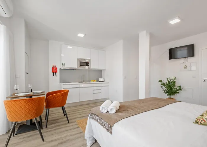 Brito's - Monthly & Digital Nomads Гостевой дом Фуншал