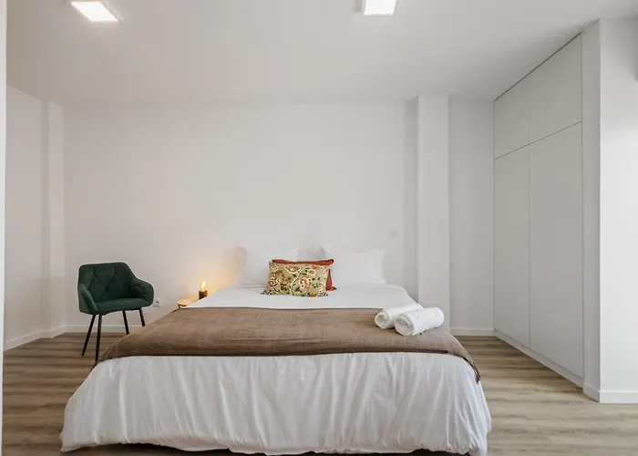 Brito's - Monthly & Digital Nomads Гостевой дом Фуншал