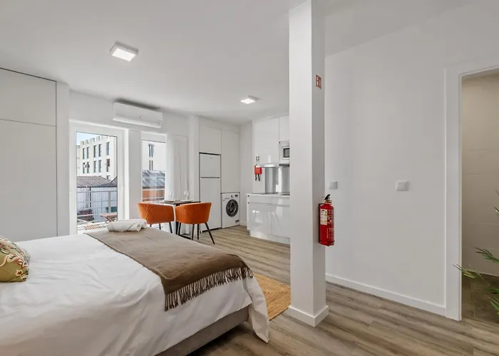 Brito's - Monthly & Digital Nomads Гостевой дом 3*