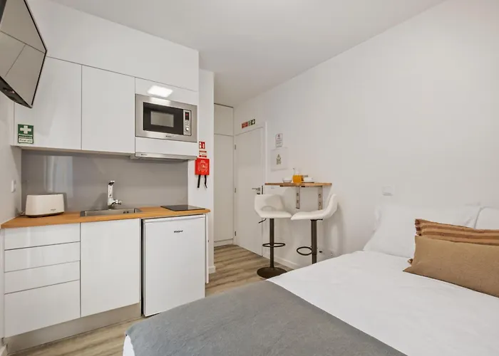 Brito's - Monthly & Digital Nomads Гостевой дом Фуншал