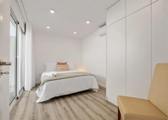 Brito's - Monthly & Digital Nomads Гостевой дом 3*