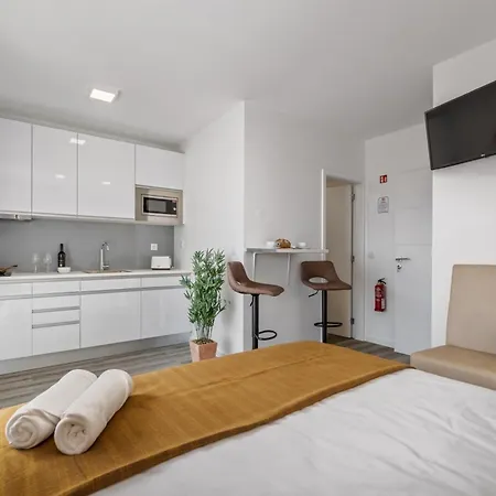 Brito's - Monthly & Digital Nomads Guest house