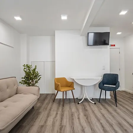Brito's - Monthly & Digital Nomads Guest house