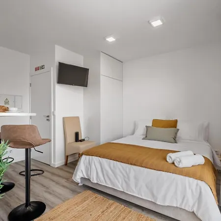 Brito's - Monthly & Digital Nomads 3* Funchal (Madeira)